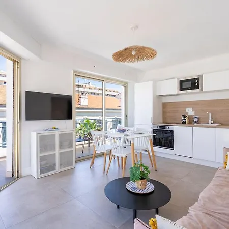 L'athena élégant Avec Sublime Terrasse, Position Parfaite Pour Un Incroyable Appartement