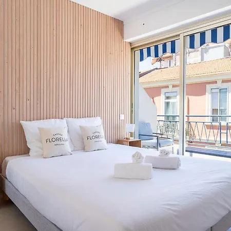 L'athena élégant Avec Sublime Terrasse, Position Parfaite Pour Un Incroyable