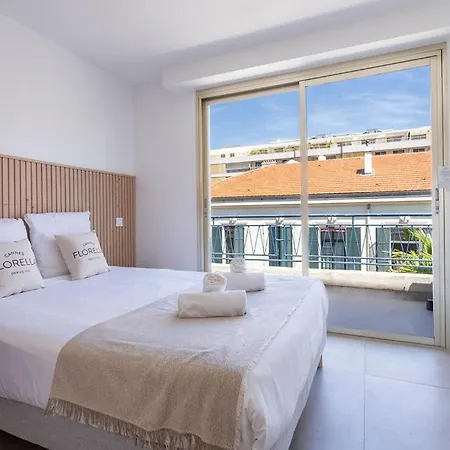 L'athena élégant Avec Sublime Terrasse, Position Parfaite Pour Un Incroyable