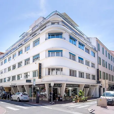 L'athena élégant Avec Sublime Terrasse, Position Parfaite Pour Un Incroyable Appartement Cannes