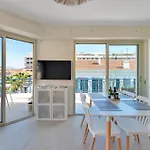 Apartment L'athena Elegant Avec Sublime Terrasse, Position Parfaite Pour Un Sejour Incroyable